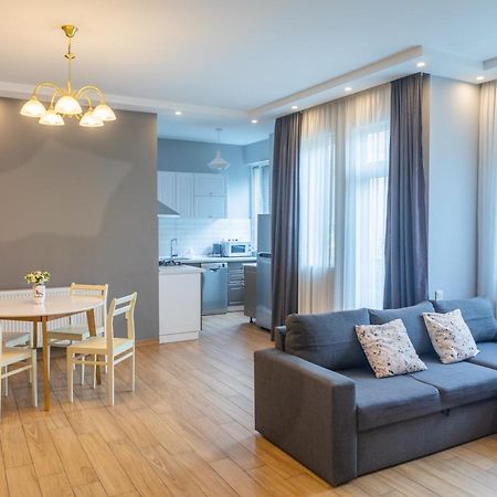 Apartment By The Sheraton Батуми Екстериор снимка