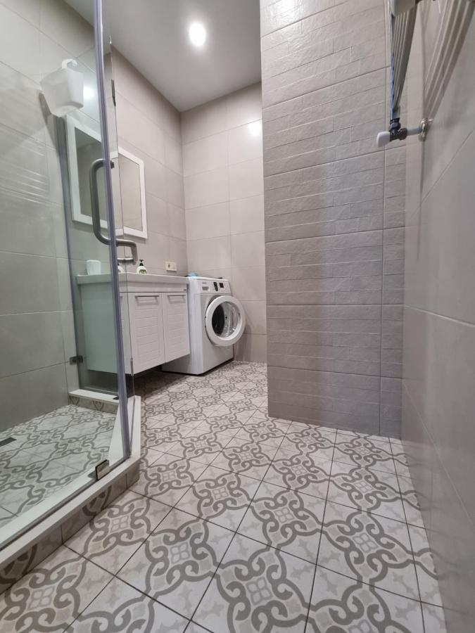 Apartment By The Sheraton Батуми Екстериор снимка