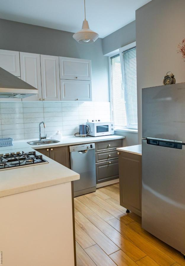 Apartment By The Sheraton Батуми Екстериор снимка