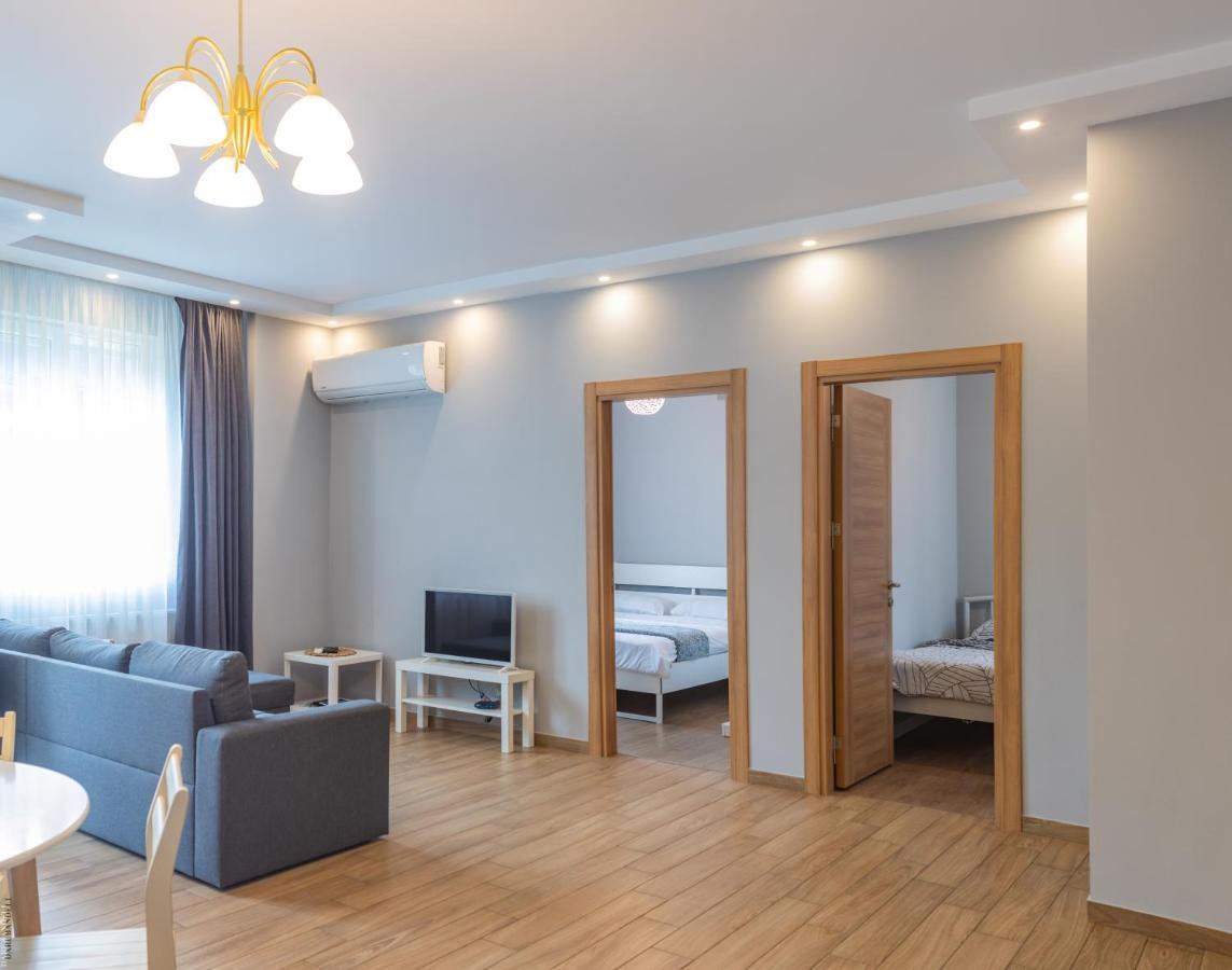 Apartment By The Sheraton Батуми Екстериор снимка